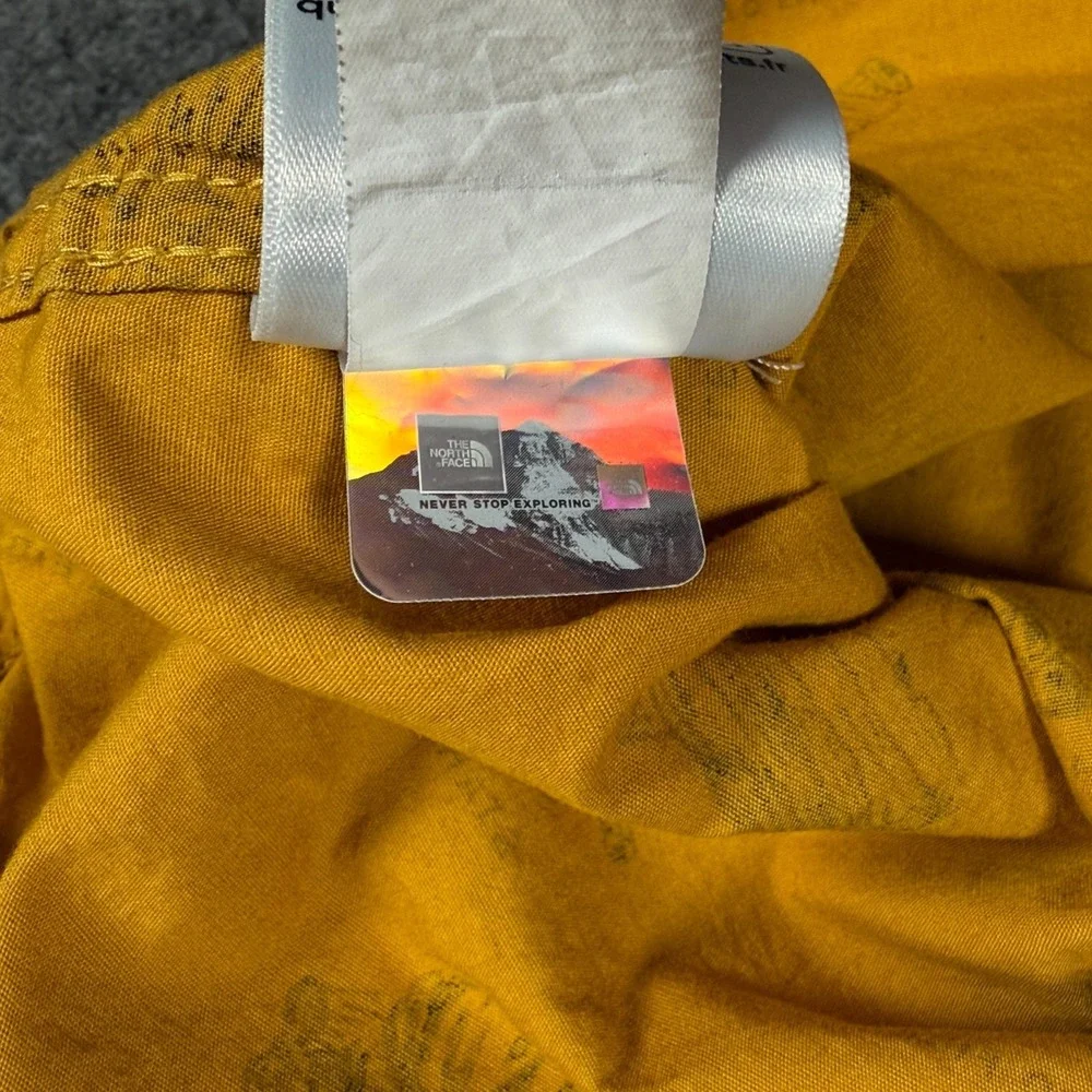 The North Face Shirt Mens Medium Yellow Baytrail Campfire Short Sleeve Button